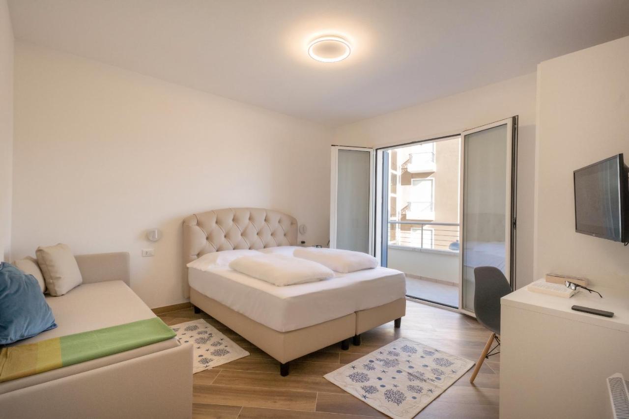 Ferrari Apartments Levante Caorle Esterno foto