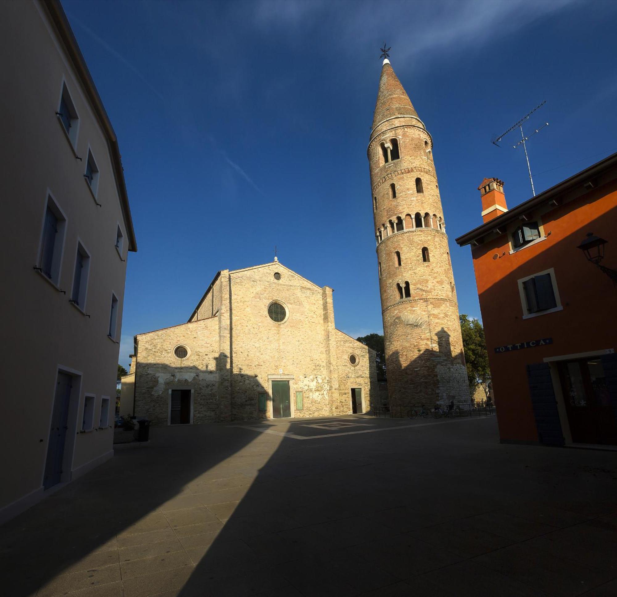 Ferrari Apartments Levante Caorle Esterno foto
